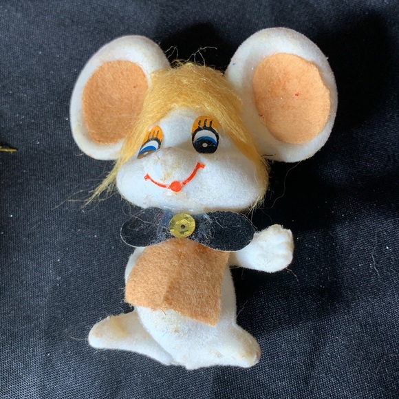 Set of 12 vintage flocked plastic Christmas ornaments - Picture 10 of 16